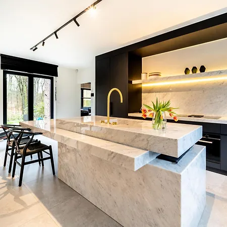 Villa Luxury 455m2 In *