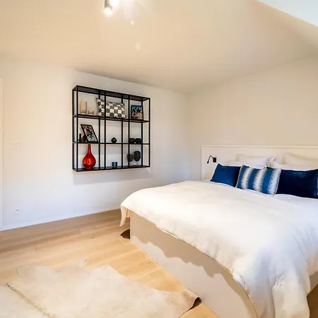 Luxury 455m2 In Villa Waterloo