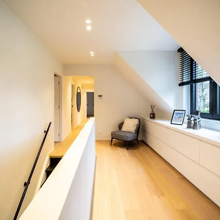 Luxury 455m2 In Villa Waterloo